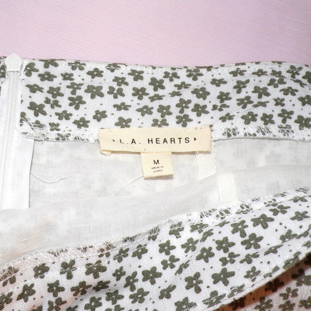La Hearts Ruffle Mini Skirt